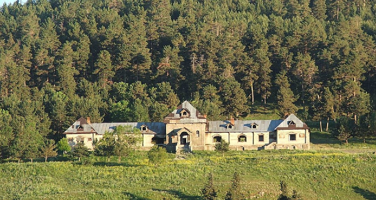 Turkiyede tek bir civi bile cakilmadan insa edilen tarihi kosk 130 yildir ayakta 6uuF4Iqm.jpg