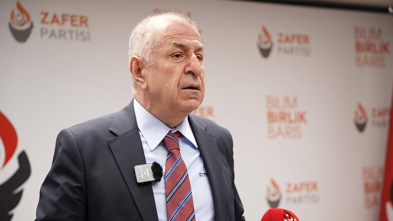 Ümit Özdağ duyurdu: MHP’li Mustafa Ertekin Zafer Partisi’ne katıldı