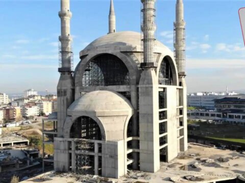 Umraniyede cami yatirimi tartismasi buyuk cami bitmedi dort yeni proje gundemde ejfapzN5.jpg