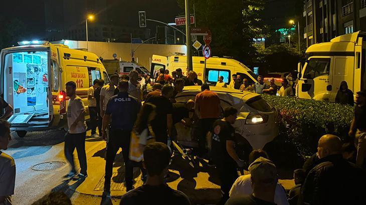 Ümraniye’de hafriyat kamyonu ile otomobil çarpıştı: 1’i ağır 4 yaralı