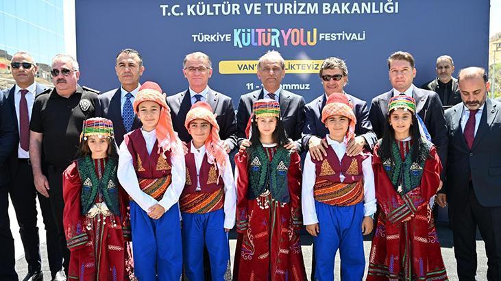 Vanda 9 gun surecek kultur sanat ve lezzet soleni basladi qm3sHZDM.jpg