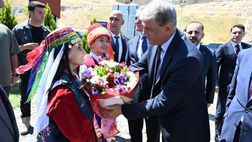 Vanda kultur sanat ve lezzet dolu 9 gunluk maraton basladi rwYhkqpG.jpg