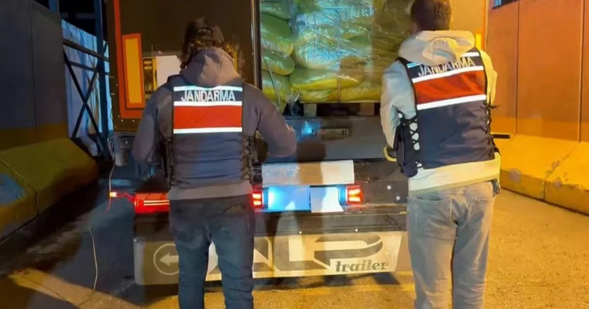 Van’da uyuşturucu operasyonu! 333 kilogram skunk ele geçirildi