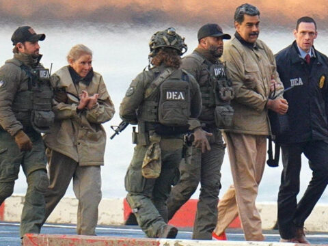 Venezuela devlet baskani maduro ve esi gelecek yil h kim karsisina cikacak cigDY6md.jpg