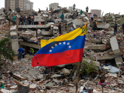 Venezuelada enkazdan kurtarilan depremzede yasadiklarini anlatti TR55P5BP.jpg