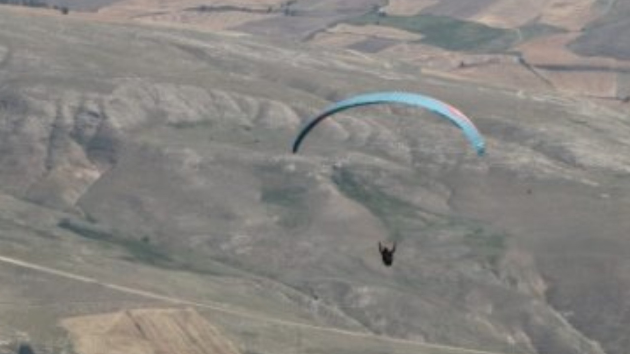 Yamaç paraşütü şenliği faciası: 30 metreden düşerek hayatını kaybetti