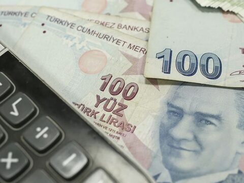 Yatirimci tlye sigindi mevduatta 11 yilin zirvesi goruldu ECaVAGvu.jpg