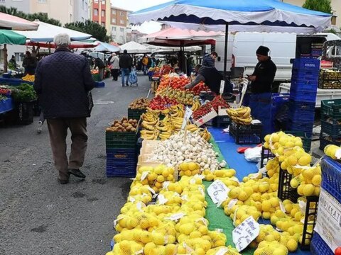 Yaz meyvesinin kilosu 300 liraya firladi emekli isyan etti LHi1DwCX.jpg