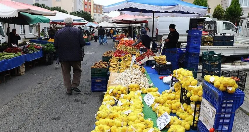 Yaz meyvesinin kilosu 300 liraya firladi emekli isyan etti LHi1DwCX.jpg