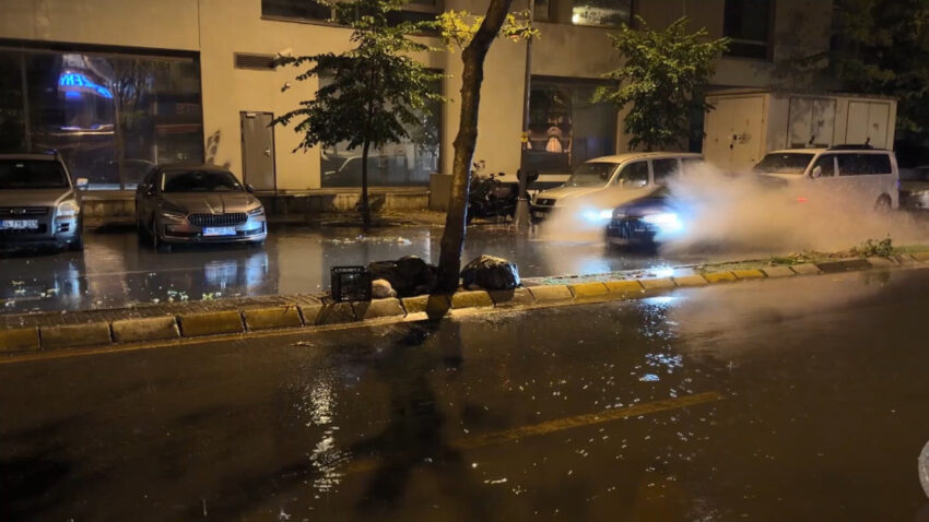 Yaz ortasinda saganak istanbul ve ankarayi vurdu sabah uyananlar gozlerine inanamadi jClJQWhE.jpg