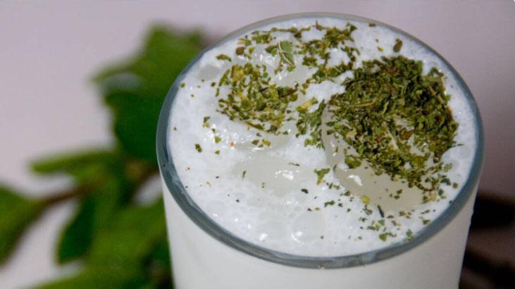 Yazin en serin tarifi ayrana soda ekleyen vazgecemiyor dolaptan eksik etmeyin LOclF6iO.jpg