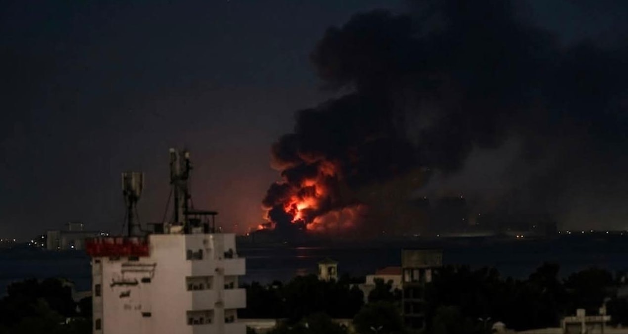 Yemen’in Hudeyde limanı vuruldu
