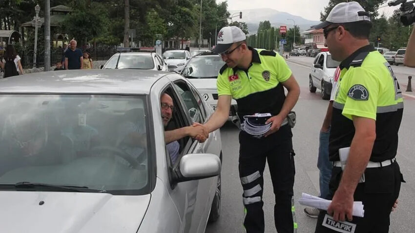 Yeni ehliyet duzenlemesi resmen kabul edildi 3 kere yapaninkine el konulacak jtIfCXKv.jpg