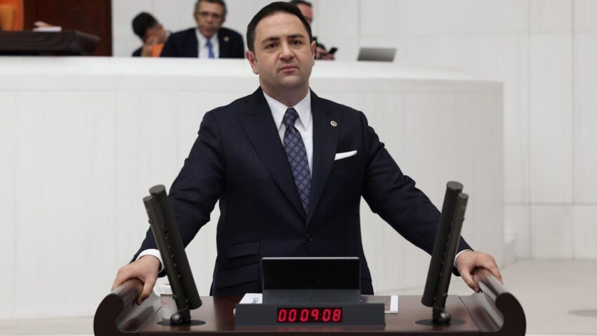 Yeni partide olmayacak iddiasina umut akdogandan aciklama KMSiVbN8.jpg