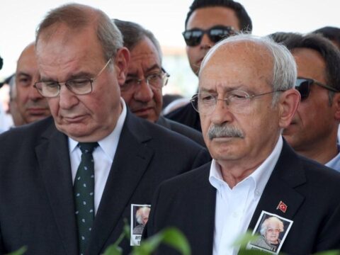 Yeni partiden sonra chpden yeni bolunme kilicdaroglunun telefonu ortaligi karistirdi r6zNG1Tn.jpg