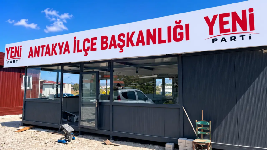 Yeni partinin ilk tabelasi hatay antakyaya asildi konteynerdan ilce baskanligi et6mcWSC.png