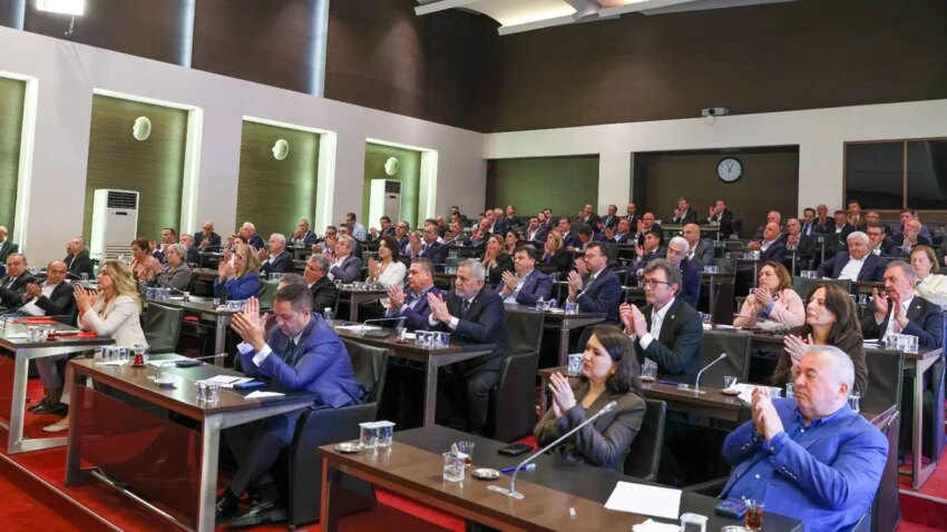 Yeni partinin kurucular kurulu icin 90in ustunde chpli milletvekili imza verdi ne zaman istifa ZH8nr4tY.jpg
