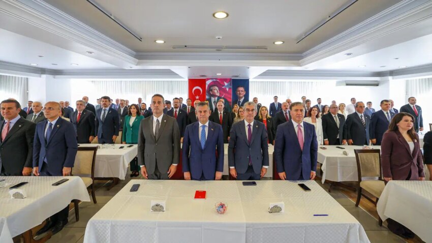 Yeni partinin programi yayimlandi alti ok ve parlamenter sisteme donus vurgusu c4QEfSPp.jpg