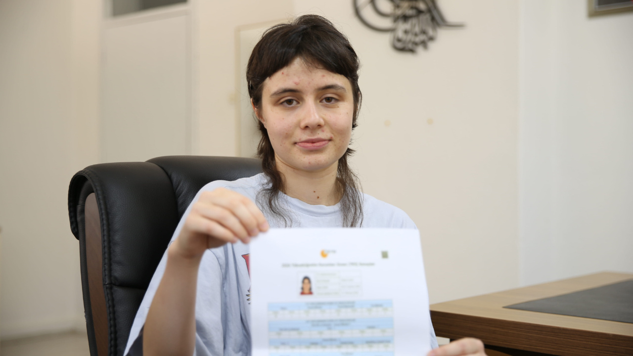 Yks birincisi acik liseden cikti internetten ogrendi 500 tam puanla zirveye oturdu aqYcTkHY.jpg