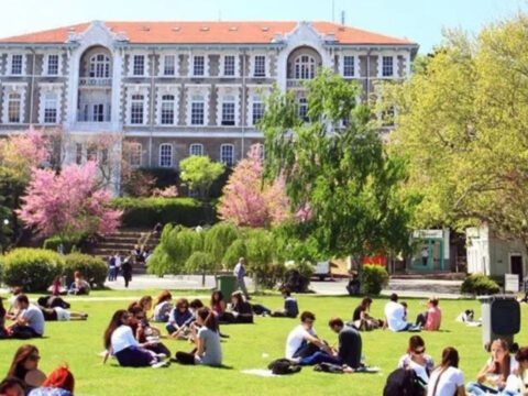 Yks taban puanlari 2025 on lisans 2 yillik lisans 4 yillik universite taban 4jU13P64.jpg