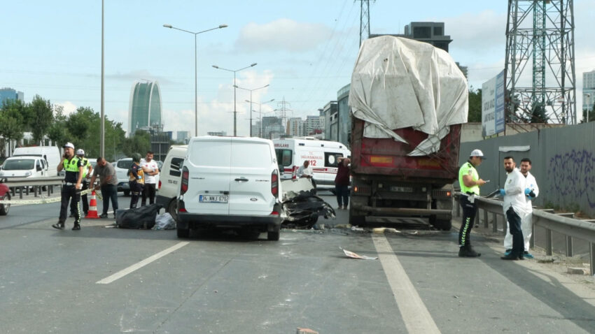 Yola birakilan kucucuk bir tugla zincirleme kazaya yol acti 1 olu zTB1Z8pa.jpg