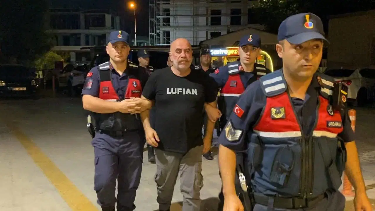 Yönetmen Ezel Akay ve kardeşi adliyeye sevk edildi