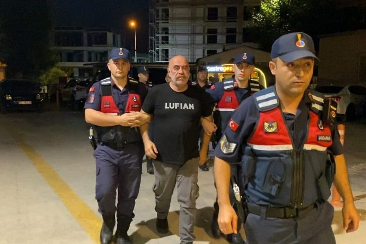 Yönetmen Ezel Akay’a uyuşturucu gözaltısı
