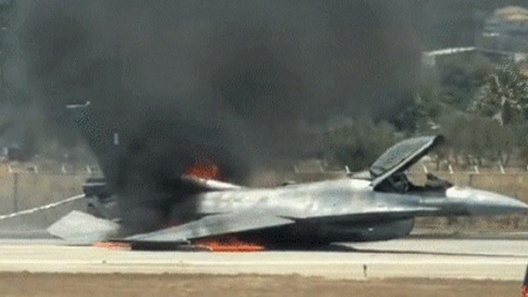 Yunan f 16si zorunlu inis yapti KRQpXuTU.jpg