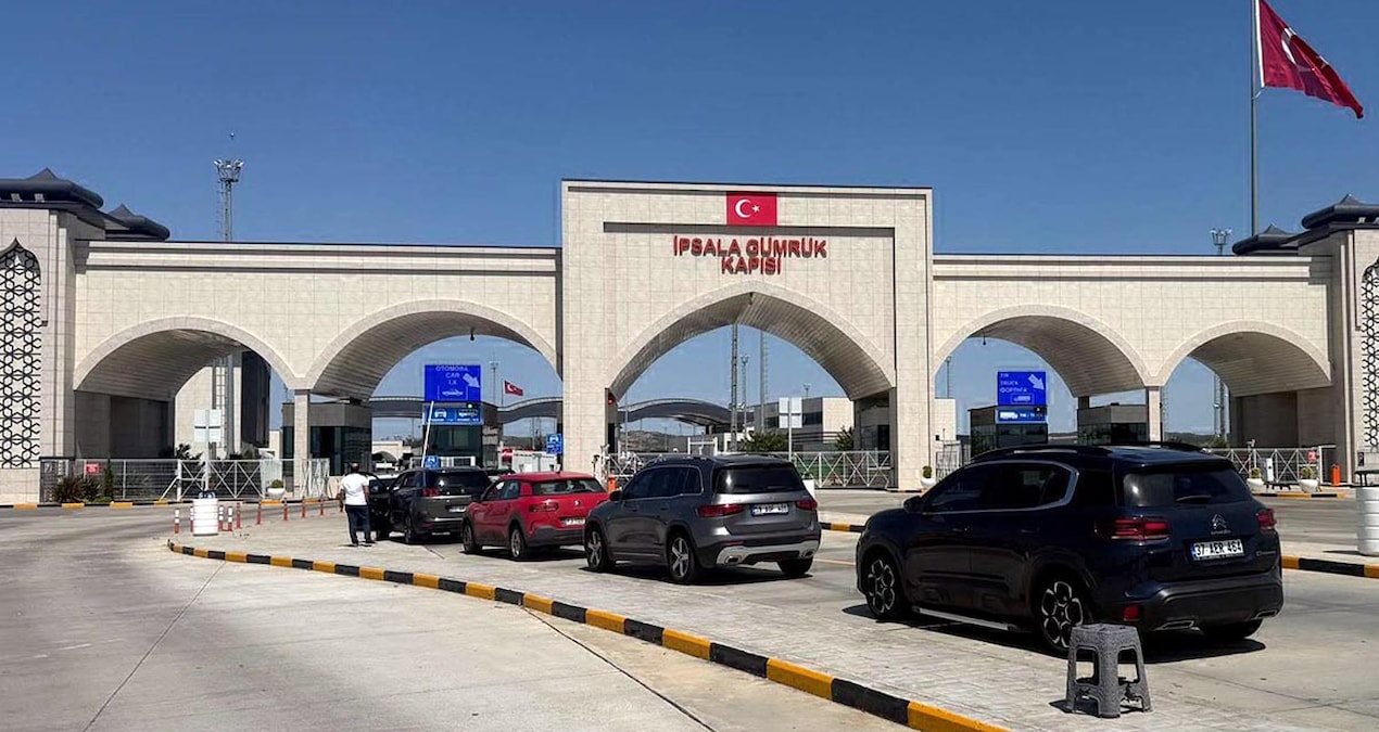 Yunanistan’a açılan sınır kapılarında giriş ve çıkışlar durmuştu… Bakanlıktan açıklama geldi