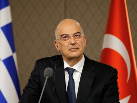 Yunanistandan alcak tehdit turkleri hedef aldilar yunan ordusu icin kibris yakindir vK8lvpRG.jpg