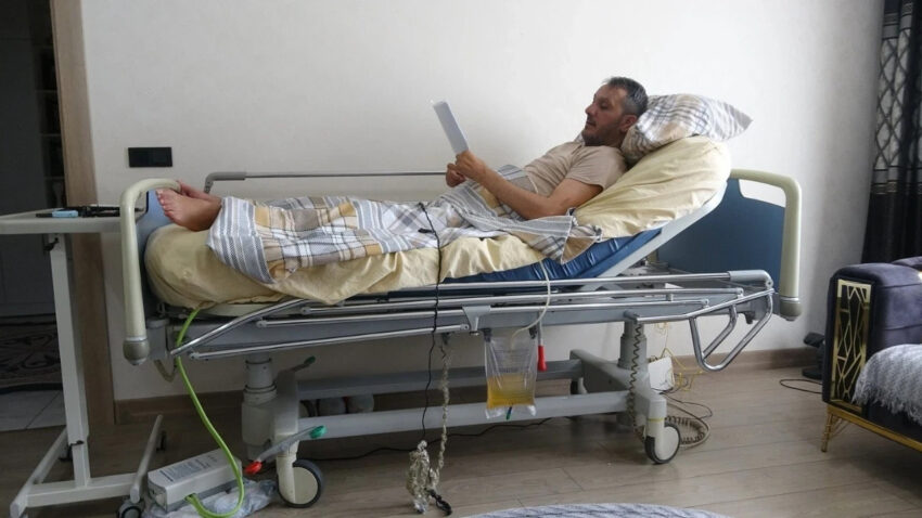 Yuruyerek girdigi hastaneden felcli cikti Z5KFMIan.jpg