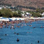 Yuz binlerce turist rotasini bu ilcemize cevirdi akin akin geliyorlar otellerde yer kalmadi fMqV722c.jpg