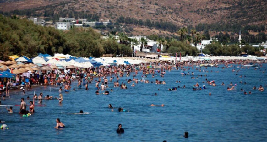 Yuz binlerce turist rotasini bu ilcemize cevirdi akin akin geliyorlar otellerde yer kalmadi fMqV722c.jpg