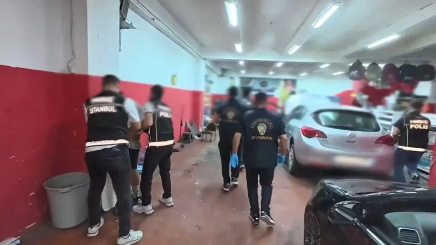 Zeytinburnunda operasyon 115 kilo uyusturucu ham maddesi ele gecirildi fagPwmUN.jpg