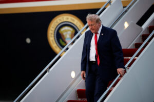 abd-basini-yazdi-trump-iran-tehdidi-nedeniyle-turkiyeden-gizli-ucusla-ayrildi-lN2Prq6h.jpg