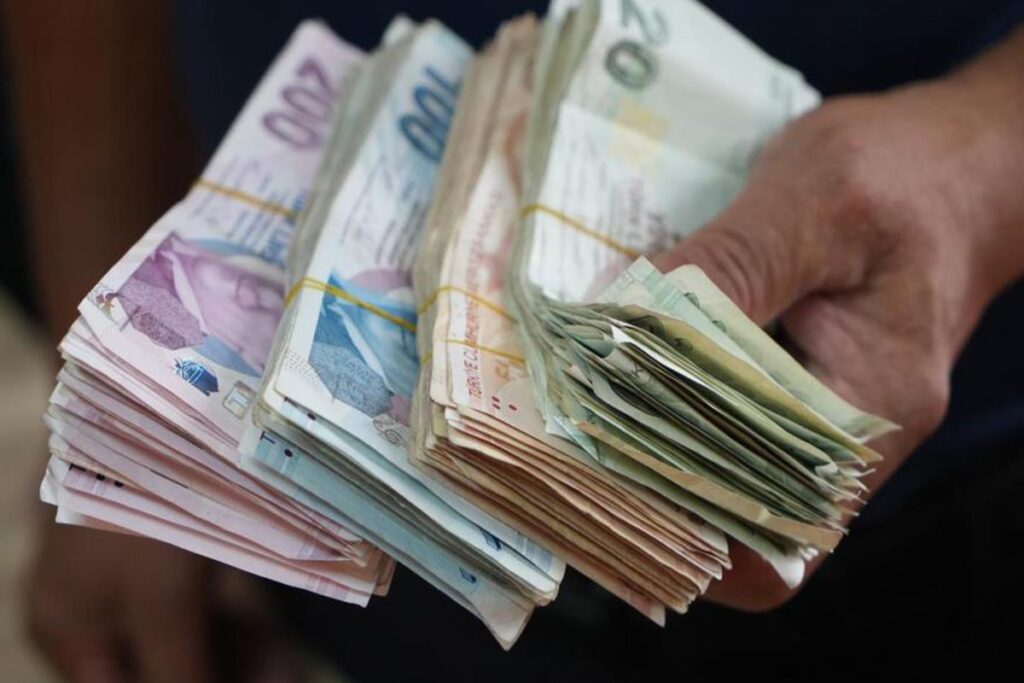 akaryakita-cifte-zam-son-donemin-en-buyuk-fiyat-artisi-geliyor-NrInibK4.jpg