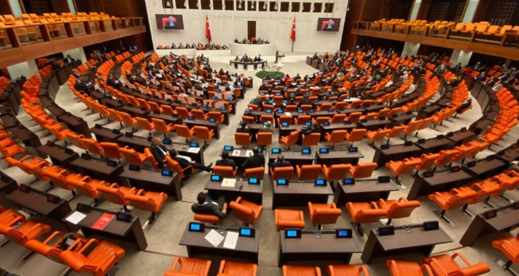 akp-referandumsuz-anayasayi-test-etti-idWXicGU.jpg