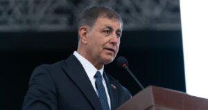 akpye-gececegi-iddia-edilen-cemil-tugay-ayrildigi-chp-grubuna-yeniden-eklendi-TThzImqj.jpg