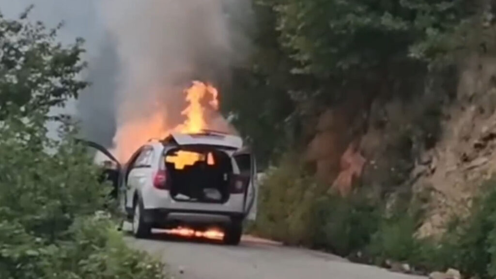 alevler-araci-sarmadan-kendilerini-attilar-giresunda-facia-ucuz-atlatildi-C2kmbRNI.jpg