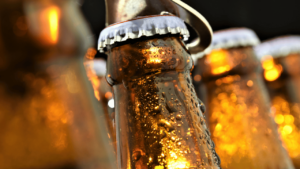 alkol-satislarinda-da-ucurum-luks-uctu-ucuz-cakildi-rrVF8l9l.png
