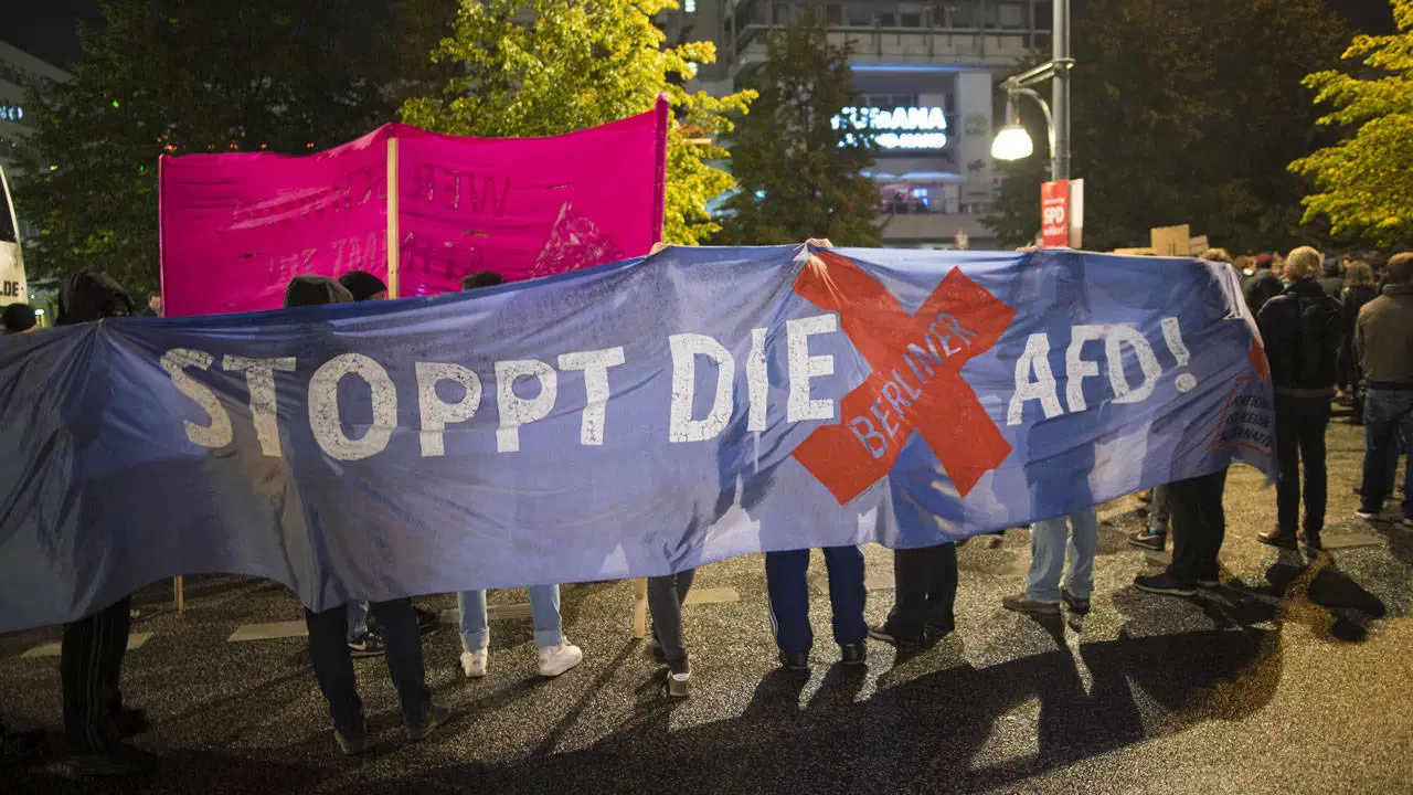 Almanya’da 10 bin kişi AfD’nin yasaklanması için yürüdü