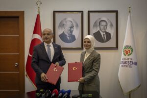 bakan-goktas-terorsuz-bir-turkiyeyi-el-birligiyle-insa-edecegiz-9uzZmIwp.jpg