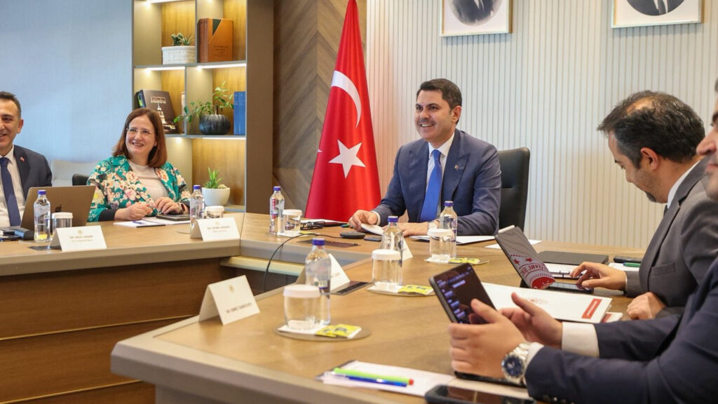 bakan-kurumdan-cop31-mesaji-kuresel-iklim-mucadelesinin-anahtari-olacak-sQAfTQTq.jpg