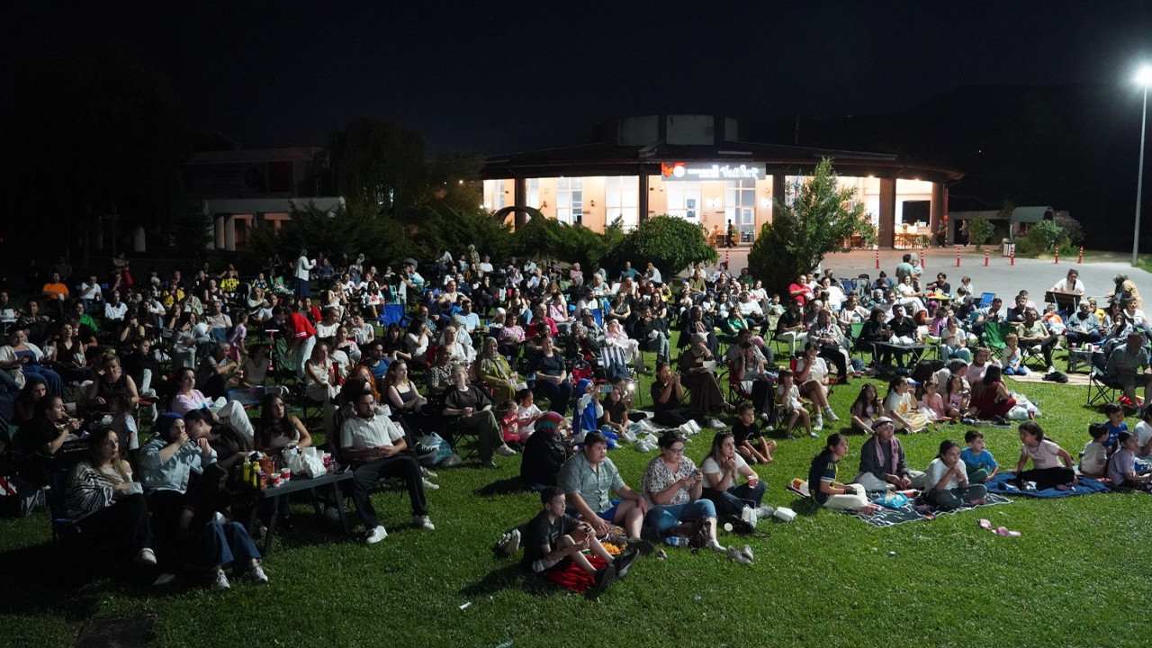 Bilecik’teki Sinema Geceleri renkli görüntülerle sona erdi