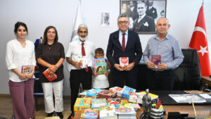 bir-kitap-bin-umut-kampanyasina-destekler-artarak-devam-ediyor-iZEm4lpv.jpg