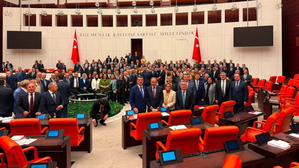 cerceve-yasa-tbmmde-kabul-edildi-iste-12-maddelik-kanunun-tam-metni-Iev5EUQ6.jpg