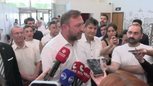 chp-izmir-il-baskani-gumrukcuden-komisyon-aciklamasi-bir-uzlasi-varsa-chp-grubu-da-o-CRFVe7wM.jpg