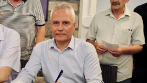 chpden-istifa-etmisti-belediye-meclis-uyeleriyle-yeni-partiye-gecti-4RHXZIyx.jpg