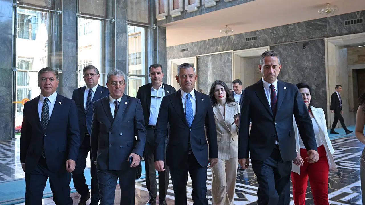 CHP’den Meclis hamlesi: YENİ Parti’nin kullandığı oda ve koridorları istediler