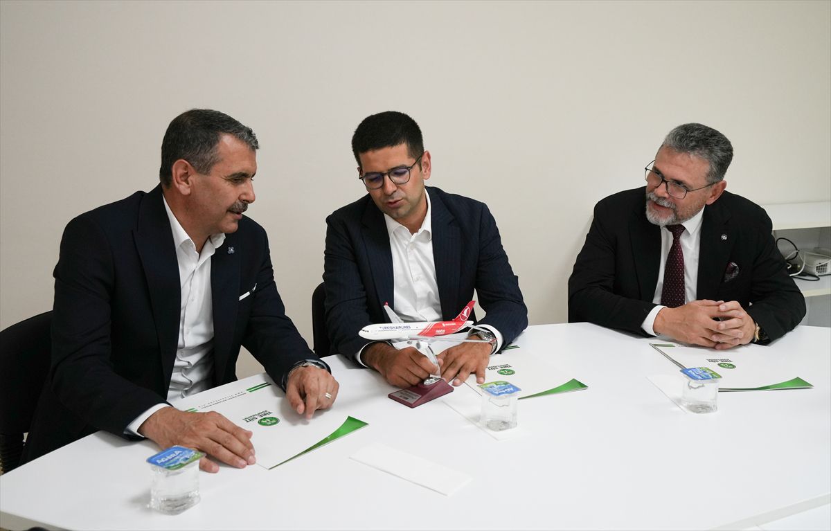 Dağlıoğlu İzmir’de Elektrikli Araç ve Süt Tesislerini Ziyaret Etti